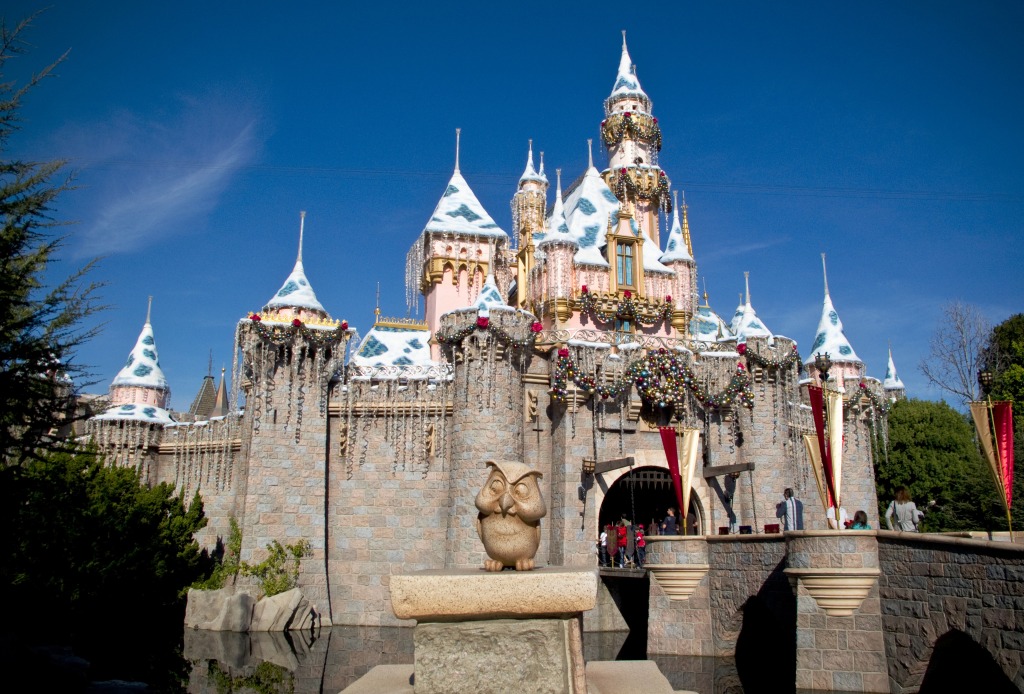Sleeping Beauty Castle jigsaw puzzle in Castles puzzles on TheJigsawPuzzles.com
